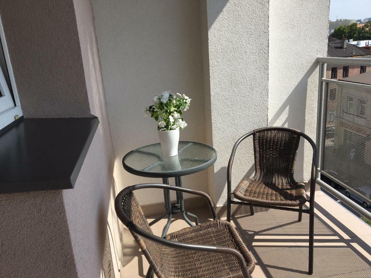Family & Business Elegant Apartments Rynek Centrum Downtown - 2 Bedroom, Balcony, Parking Kielce Exterior foto