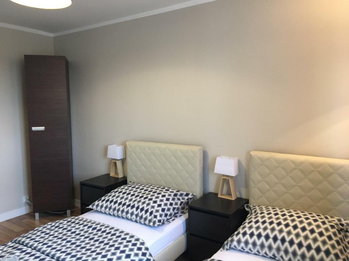 Family & Business Elegant Apartments Rynek Centrum Downtown - 2 Bedroom, Balcony, Parking Kielce Exterior foto