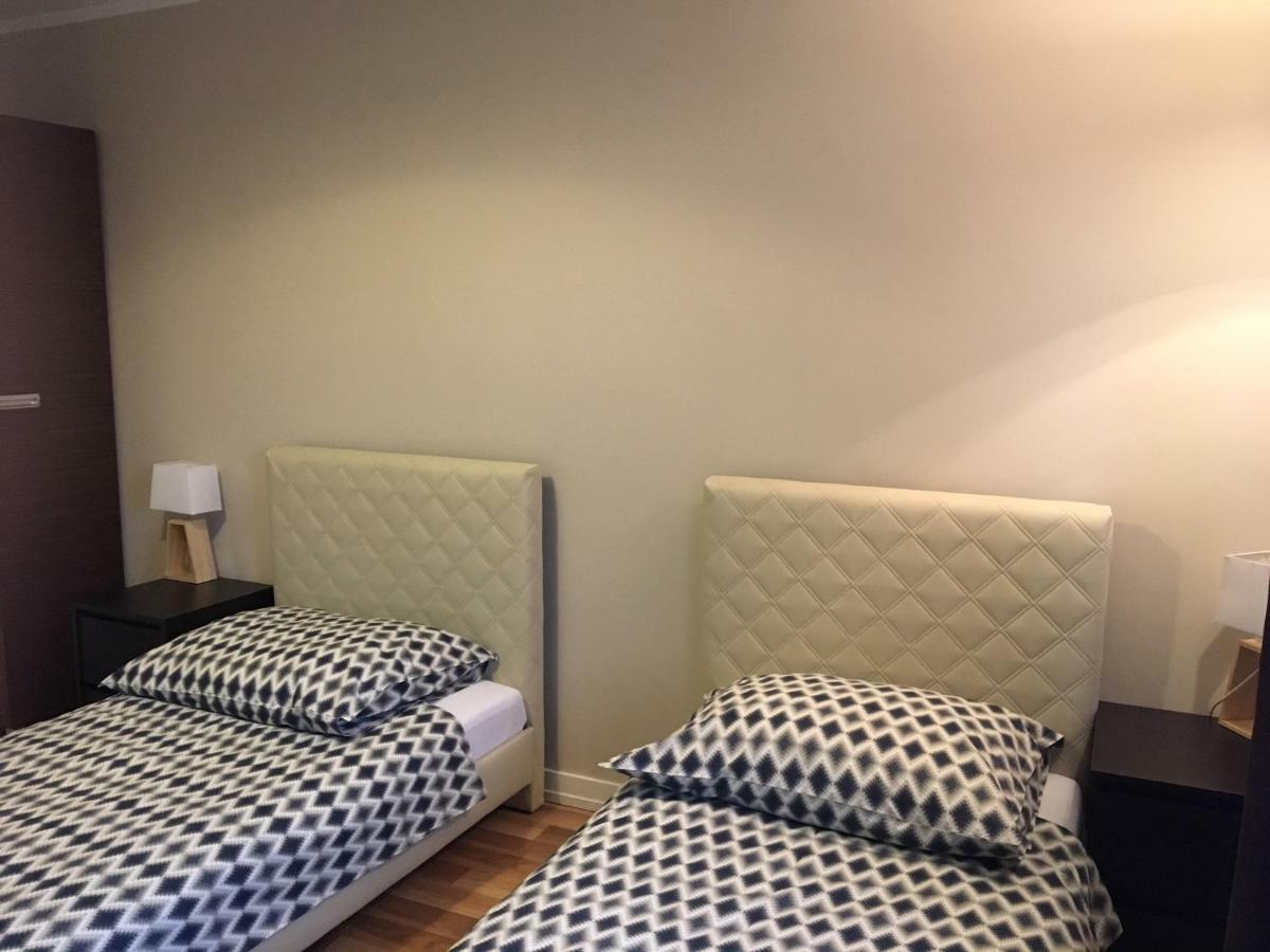 Family & Business Elegant Apartments Rynek Centrum Downtown - 2 Bedroom, Balcony, Parking Kielce Exterior foto